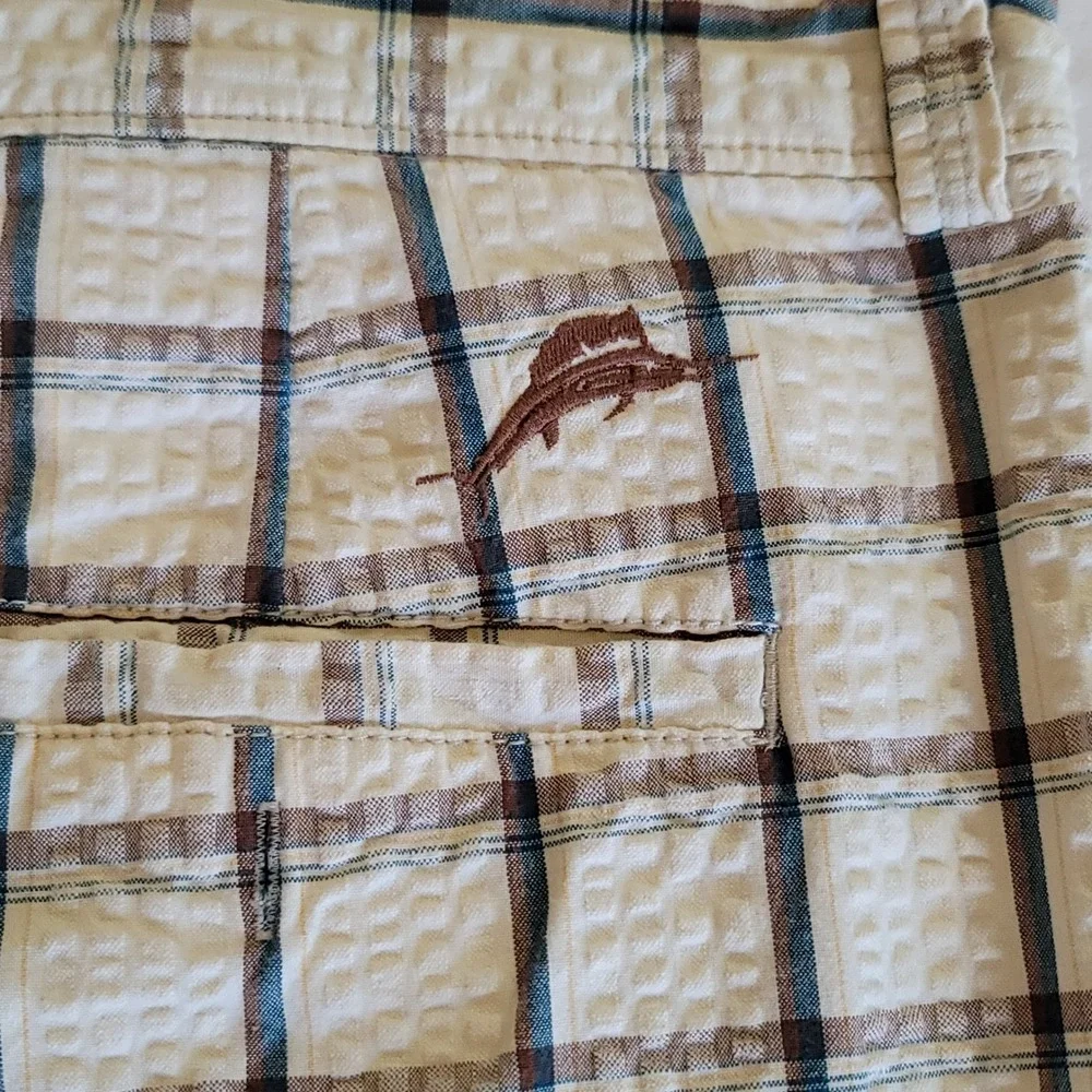 Tommy Bahama Shorts Mens 38 Beige Blue Plaid Seersucker Cotton Flat Front Casual